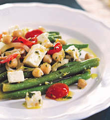 Salada de vagem, grão de bico e ricota