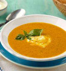 Cuketovo-rajčatová polévka