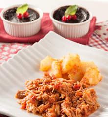 Menú para dos: Pollo a la provenzal con patatas. Pudin de chocolate