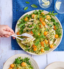 Salade de boulgour, melon et poulet au pesto de basilic