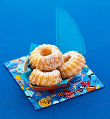 Mini savarins aux pêches