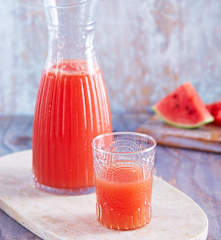 Agua de limón y sandía