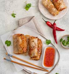 Pieczone sajgonki z warzywami (TM6, TM7)