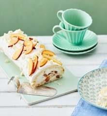 Pfirsich-Biskuitrolle