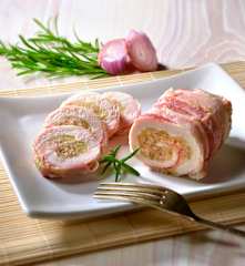 Rotolo di pollo e pancetta alla fontina