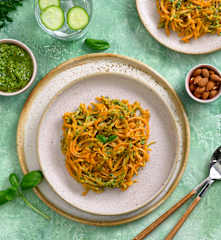 Spaghetti din cartofi dulci cu pesto din verdețuri