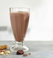 Schoko-Erdnuss-Milchshake