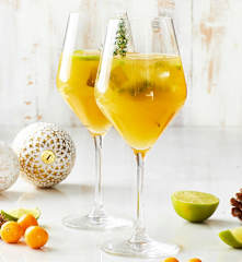 Aperitivo analcolico ananas, lime e zenzero