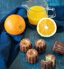 Orange and vanilla canelé (non-alcoholic)