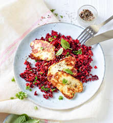 Salada de beterraba com halloumi