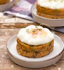 Jajko z warzywami na kruchym spodzie