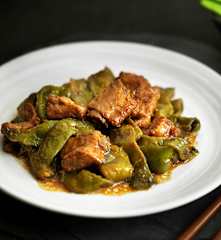 肉烧豆角