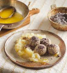 Mohn-Topfen-Knödel mit Apfelmus (glutenfrei)