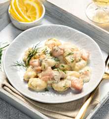 One Pot Gnocchi in Wein-Dill-Sauce mit Lachs