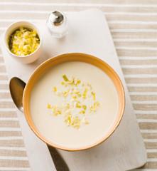 Sopa de nabo e alho-francês