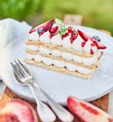 Mille-feuille vom Weinbergpfirsich