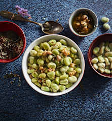 Insalata di fave e pancetta