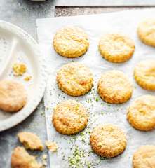 Baby-friendly Cheesy Broccoli Biscuits