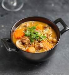 Bò hầm rượu vang đỏ