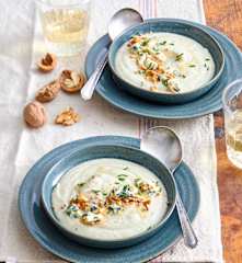 Velouté de chou-fleur au bleu, au sarrasin et aux noix