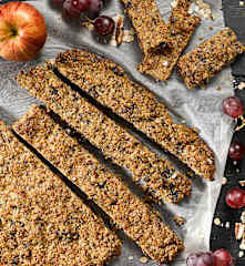 Müsli tyčinky se skořicí