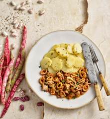 Lulas guisadas com feijão-manteiga