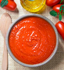 Klasický rajčatový protlak (passata)