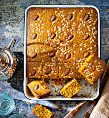 Sfouf (gâteau de semoule au curcuma et à l’anis)