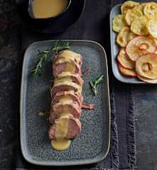Vitello sottovuoto con patate e mele croccanti