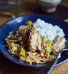 Rippchen mit Sauerkraut (排骨炖酸菜)