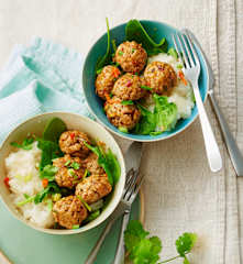 Boulettes de porc, riz gluant et sauce soja-balsamique