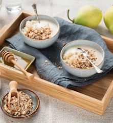 Warme Hafercreme mit gedämpften Birnen