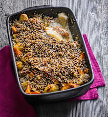Gemüseauflauf mit Quinoa-Käse-Kruste