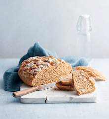 Pain d’épeautre aux noisettes