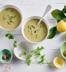 Crema de espárragos verdes y espinacas