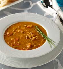 Čočková polévka s rajčaty