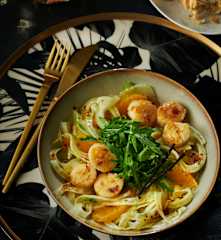 Jakobsmuscheln auf Rucola-Orangen-Salat