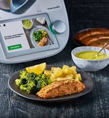 Pea Soup, Lemon Salmon, Broccoli and Potatoes