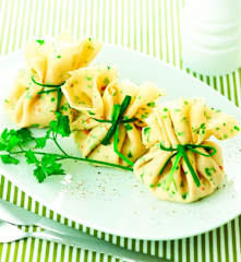 Crepes de camarão e legumes