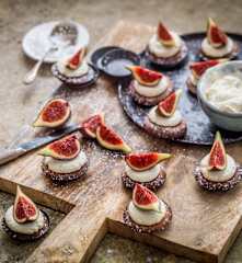 Moelleux aux figues, crème mascarpone au Grand Marnier®