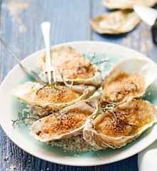 Huîtres gratinées au pineau des Charentes
