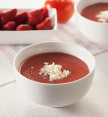 Gazpacho de fresas con queso de cabra