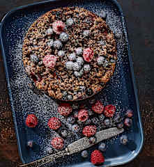 Ovocný koláč z banánové mouky