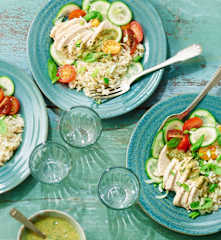 Salade de riz et poulet, vinaigrette tomate-basilic