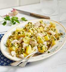 Poulet aux olives et au citron, courgettes crues et pommes de terre