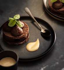 Crousti chocolat et crème à la réglisse