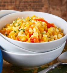 Ensalada de elote con pimientos, estilo Tex-Mex