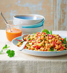 Salade de pois chiches, poivrons et courgette
