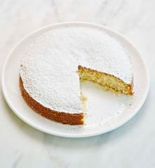 Bolo de claras e coco