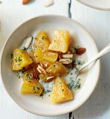 Ananas confit aux épices et au lait de coco